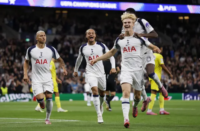 Two Man United Legends Full of Praise for Tottenham's Lucas Bergvall