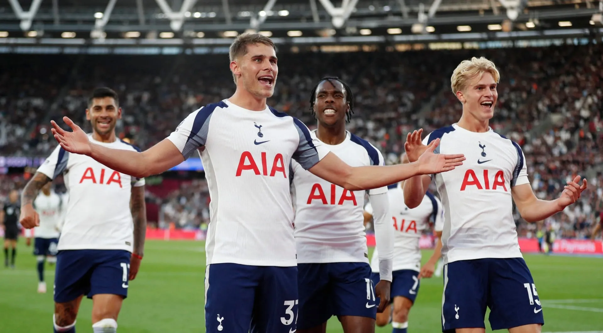 Spurs Cruise Past 10-Man West Ham. This Squad Means Business