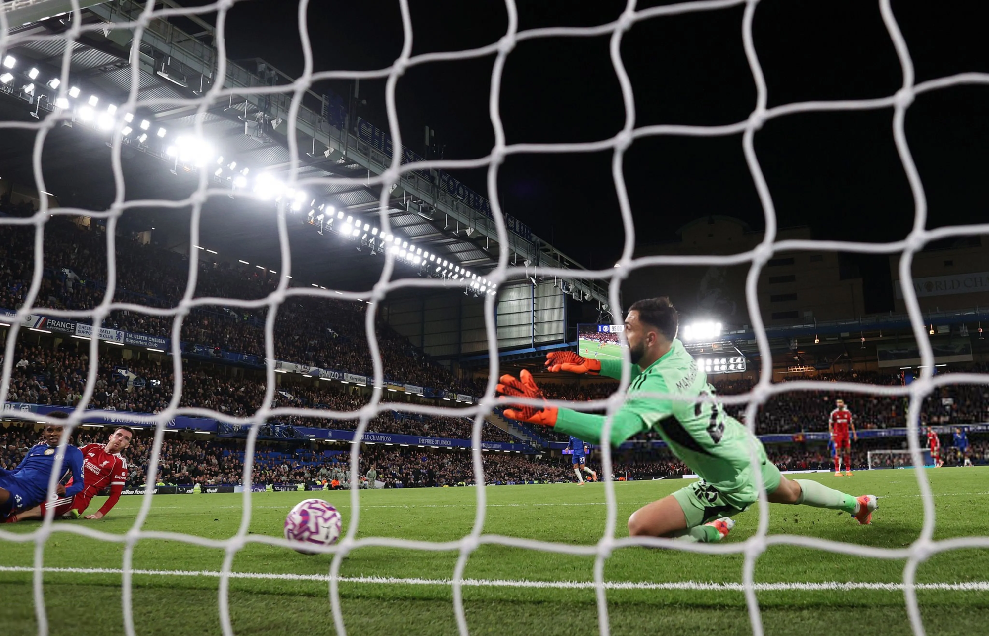 Chelsea 2-1 Liverpool: Stamford Bridge erupts as Estevao wins it late.