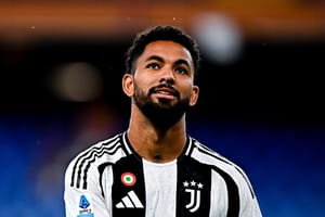 Leeds United Eye Ambitious Move for Juventus Midfielder Douglas Luiz