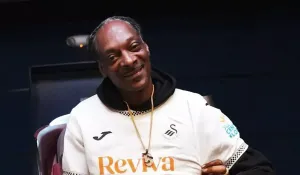 Snoop Dogg is a Jack in Swansea kit reveal dig at Ryan Reynolds' Wrexham