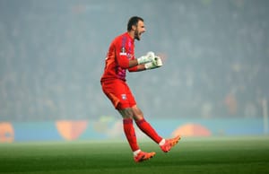 Leeds United Eye Lyon’s Lucas Perri in Goalkeeper Hunt