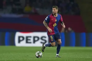 Iñigo Martínez's contract at Al-Nassr includes an exit clause