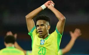 Estevao's Stunning Bicycle Kick Goal for Brazil: A Star is Born