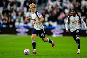 Lucas Bergvall Thrives as Attacking Midfielder Under Thomas Frank at Tottenham Hotspur