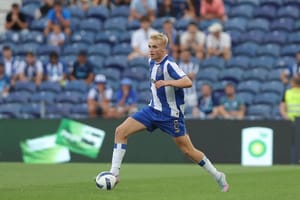 He looks like Ødegaard and plays like Xhaka...